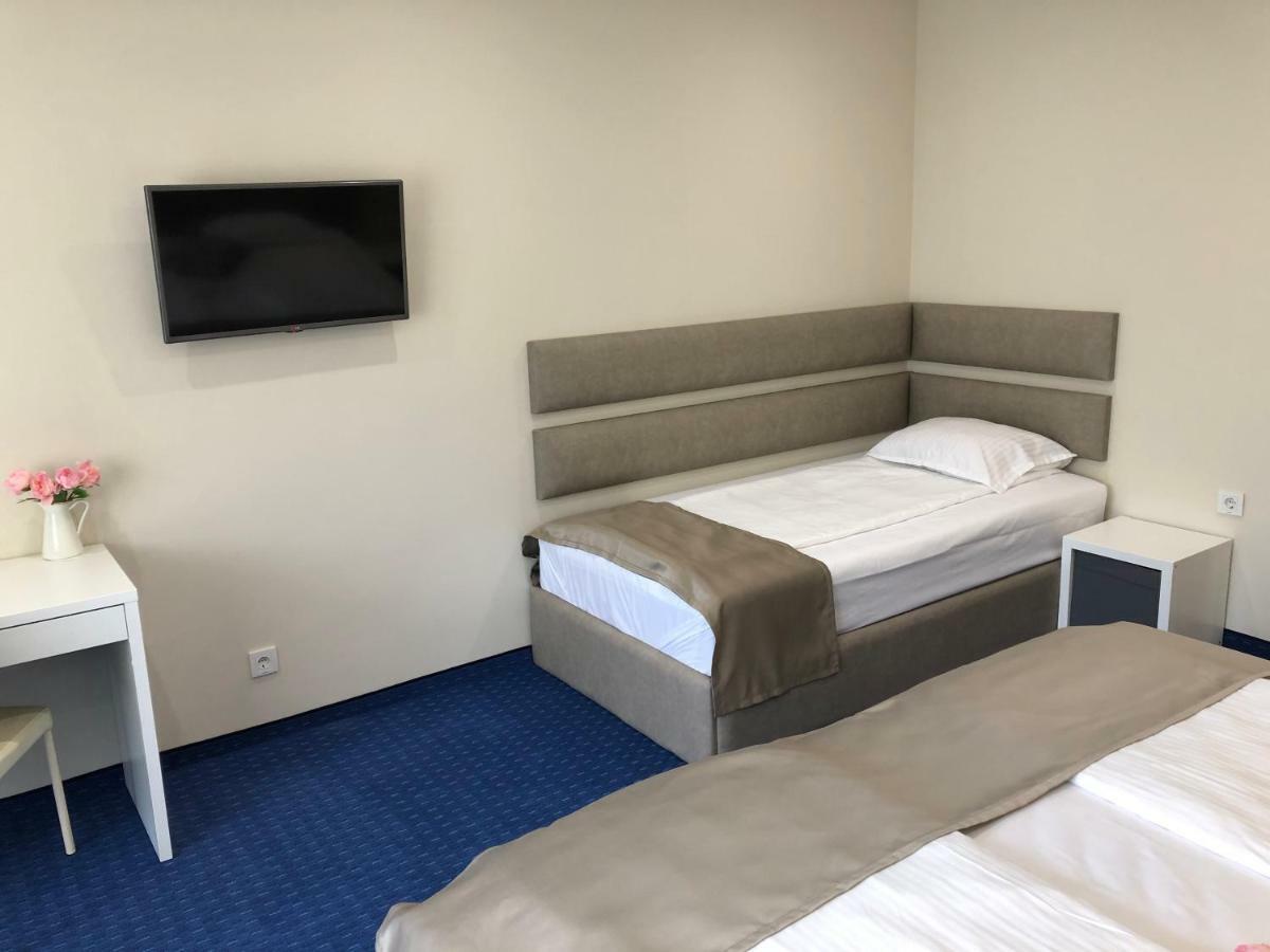 קיטן Family Hotel Avenue מראה חיצוני תמונה