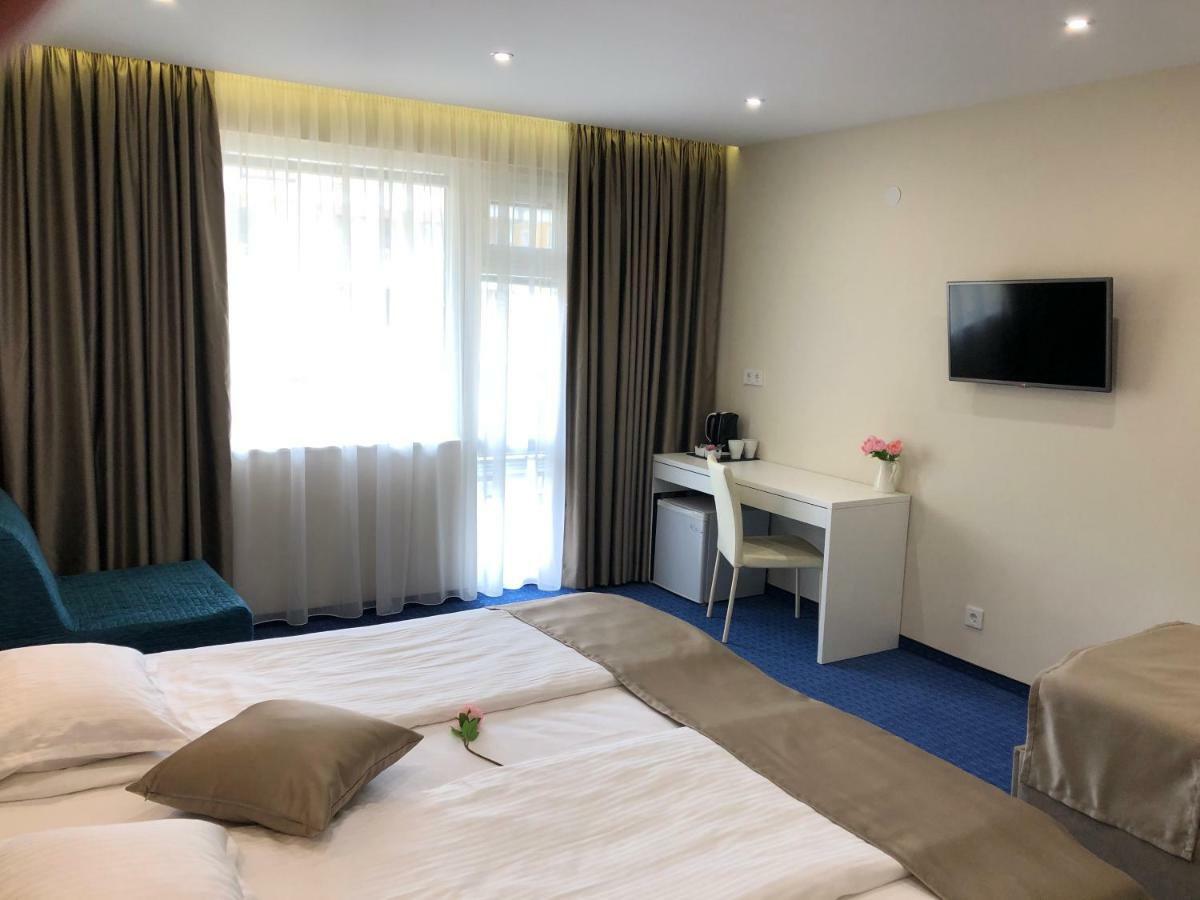 קיטן Family Hotel Avenue מראה חיצוני תמונה