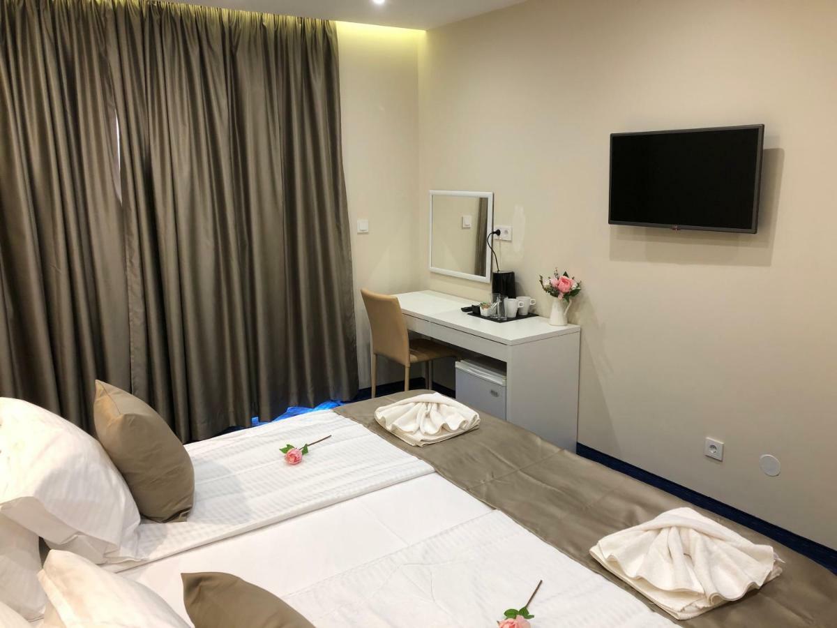 קיטן Family Hotel Avenue מראה חיצוני תמונה