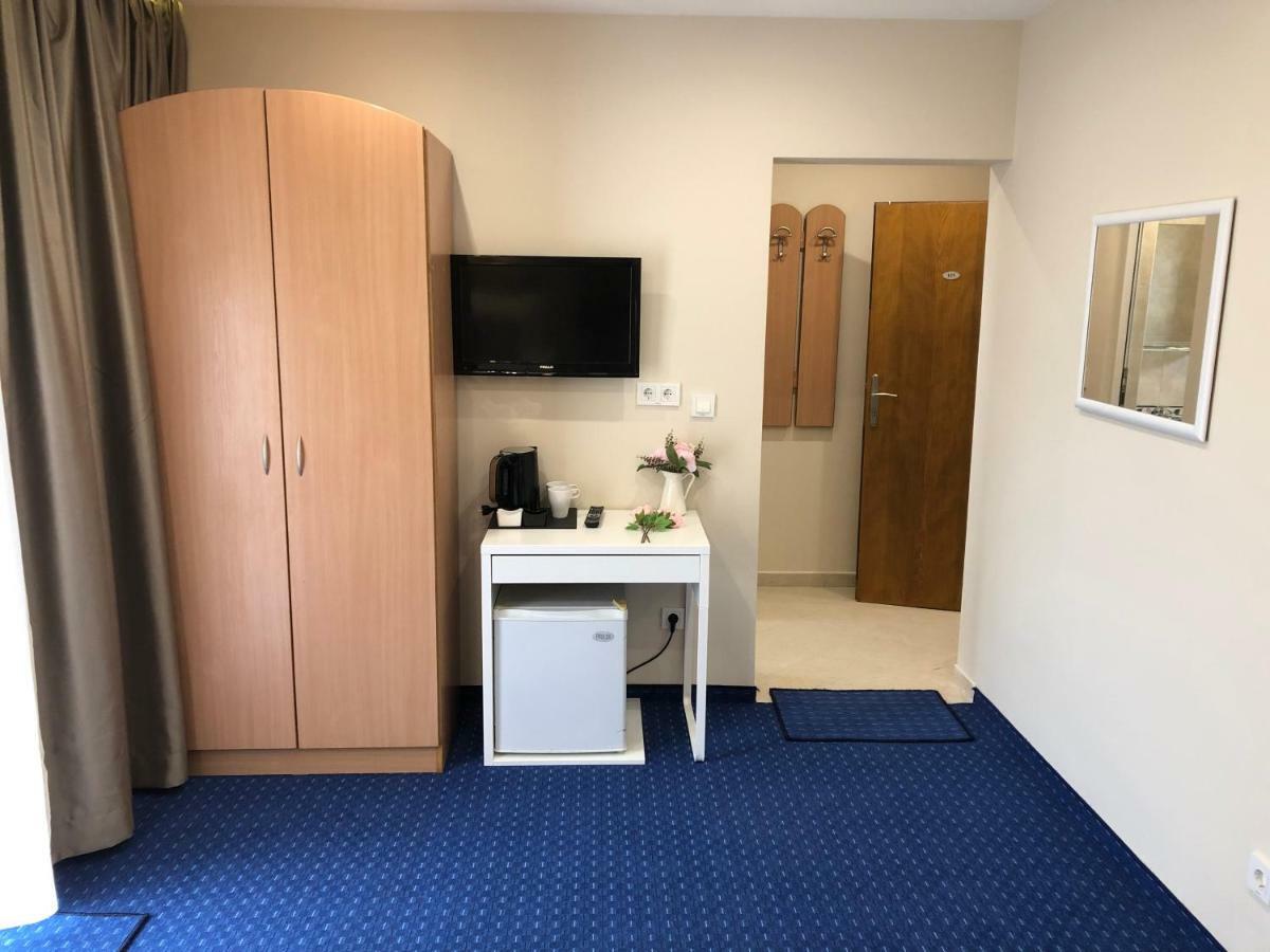 קיטן Family Hotel Avenue מראה חיצוני תמונה