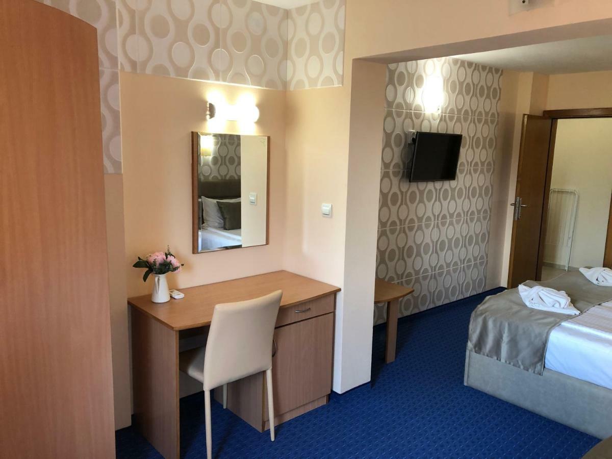 קיטן Family Hotel Avenue מראה חיצוני תמונה